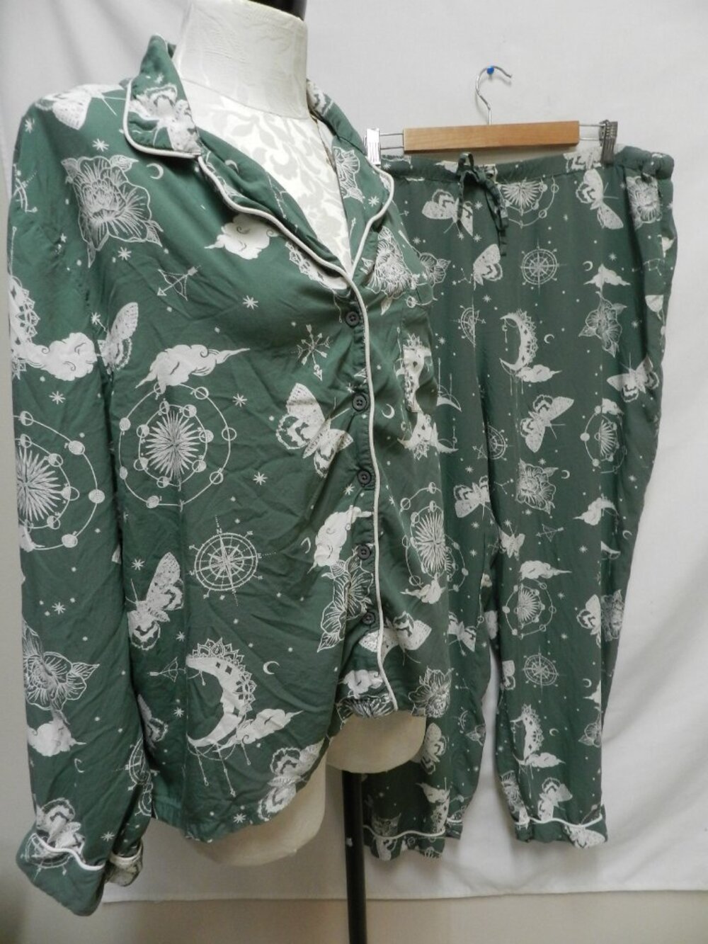 ASOS Curve Zodiac Pajama Set top elastic waist pants butterfly moon Size Sz 16